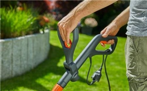 Podkaszarka żyłkowa ComfortCut 550/28 9872